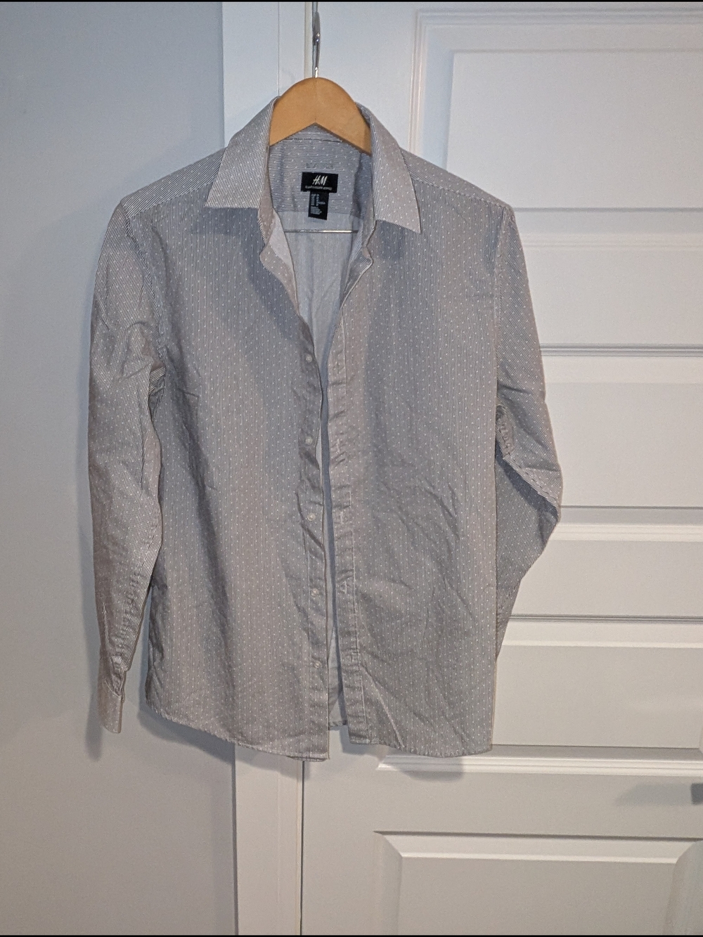 H&M Light Gray Dot-Pattern Men's Button-Up Shirt